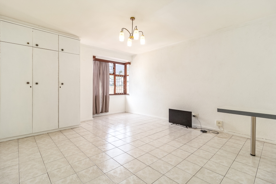 To Let 1 Bedroom Property for Rent in Green Point Western Cape